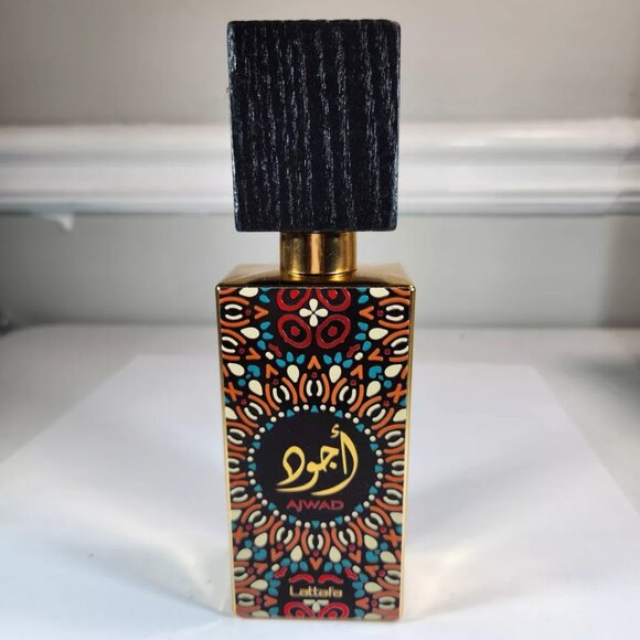 Ajwad EDP Spray 60ml (2.04 FL.OZ) By Lattafa (Fruity, Amber, Sweet) Unisex - Picture 2 of 5